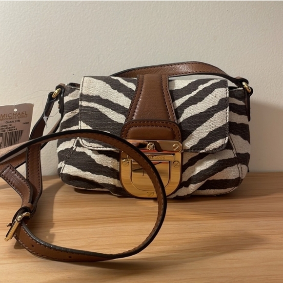 Michael Kors Crossbody - Picture 4 of 7